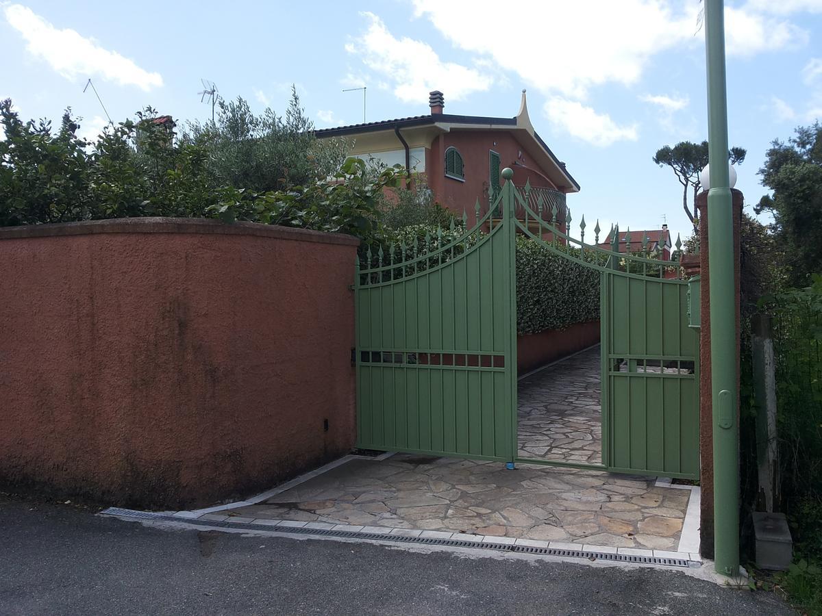 Giusy Bed And Breakfast Marina Di Carrara Luaran gambar