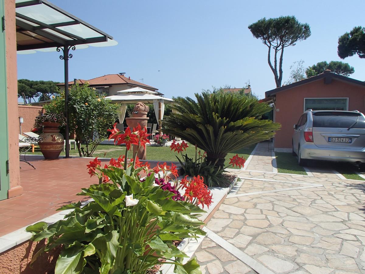 Giusy Bed And Breakfast Marina Di Carrara Luaran gambar